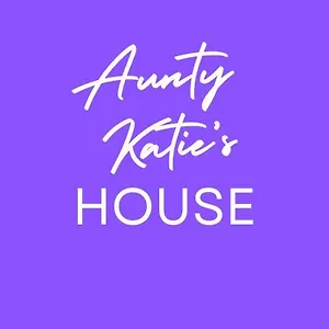 Aunty Katie's House, Ni Tourist Board Certified & Located On The Main Oldpark Road To Belfast, With Free Continental Breakfast & Free Ultra Fast Sky Internet, Free Sky Sports & Free Sky Cinema, Self-check In After 10pm Gmt , Belfast United Kingdom